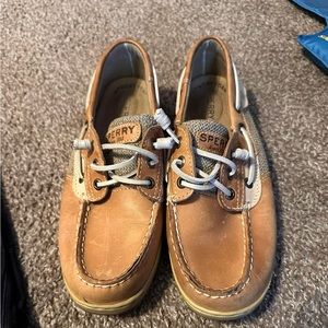 Like new Sperry’s. Worn once just don’t like how they fit me.